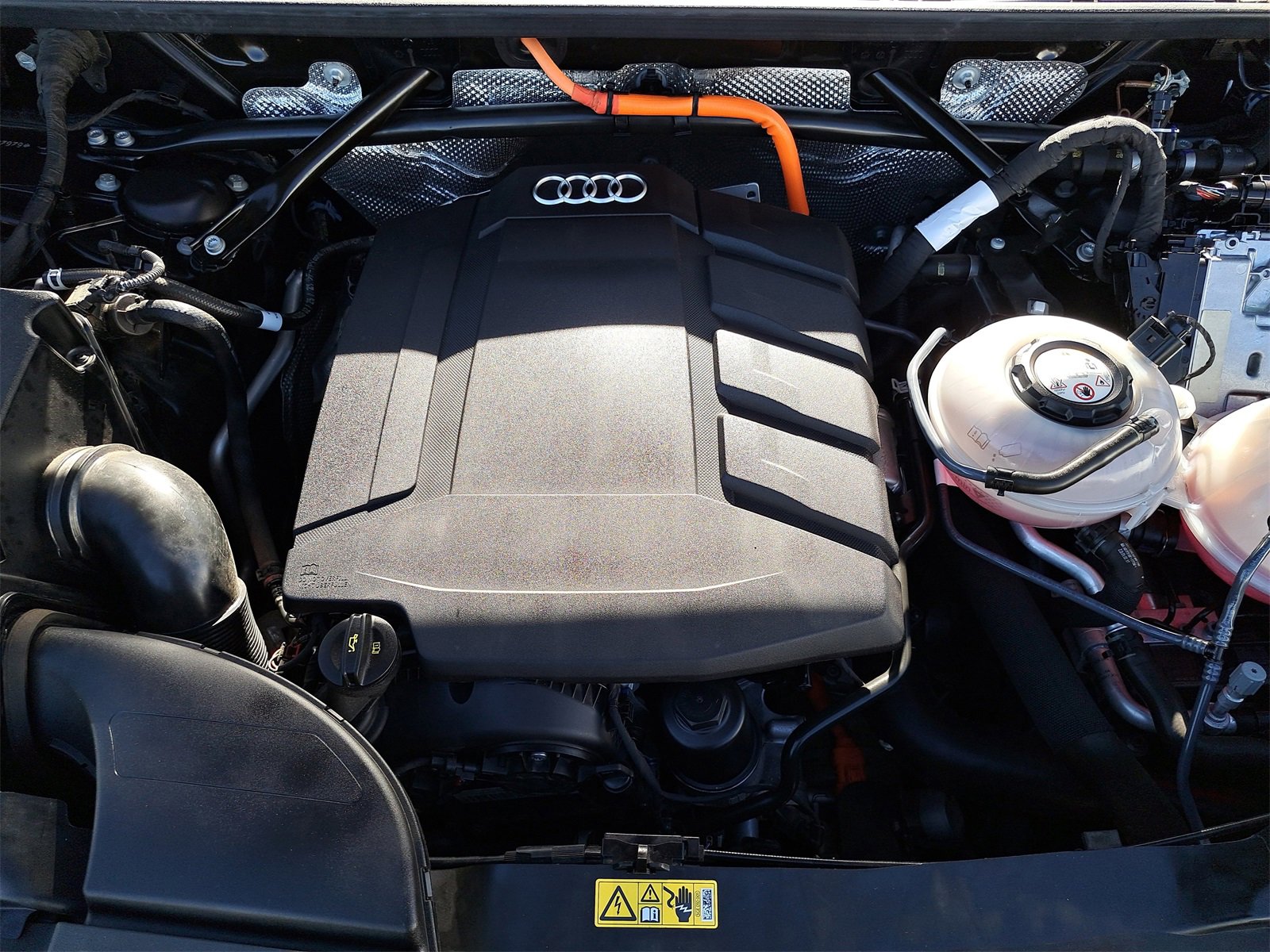 Used 2022 Audi Q5 e Premium w/ Convenience Package image 34