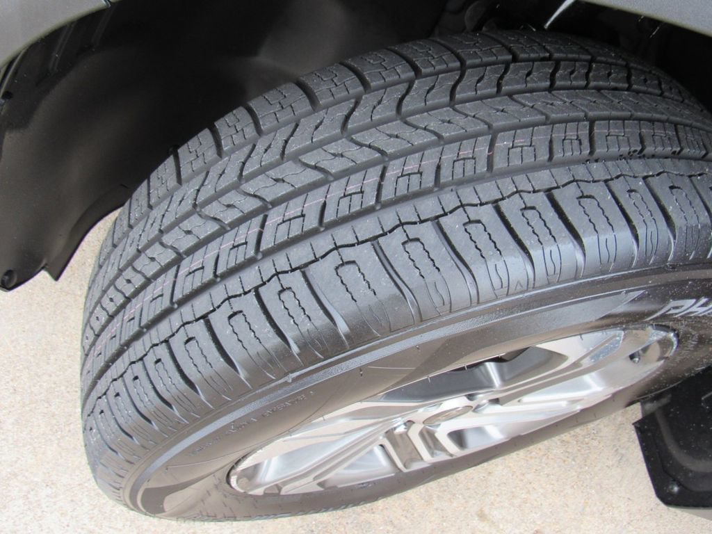 Used 2021 Hyundai Santa Fe SEL FWD image 11