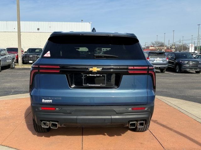 Used 2024 Chevrolet Traverse LS image 5