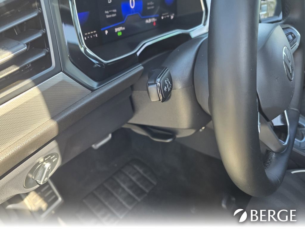 Used 2024 Volkswagen Jetta Sport image 17