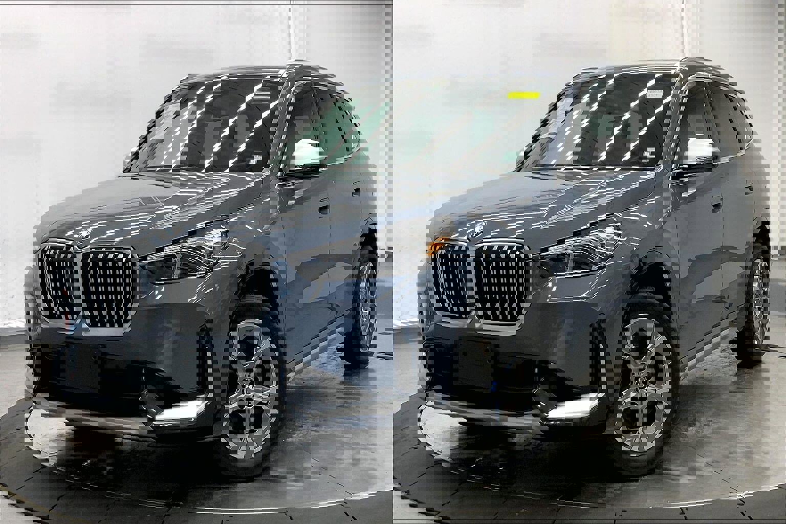 Used 2023 BMW X1 xDrive28i w/ Convenience Package image 12