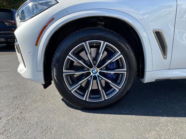 Used 2020 BMW X5 M50i w/ Executive Package image 4