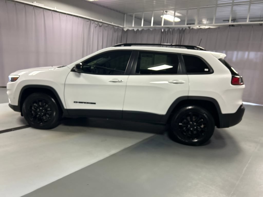 Used 2023 Jeep Cherokee Altitude Lux AWD/4WD image 4