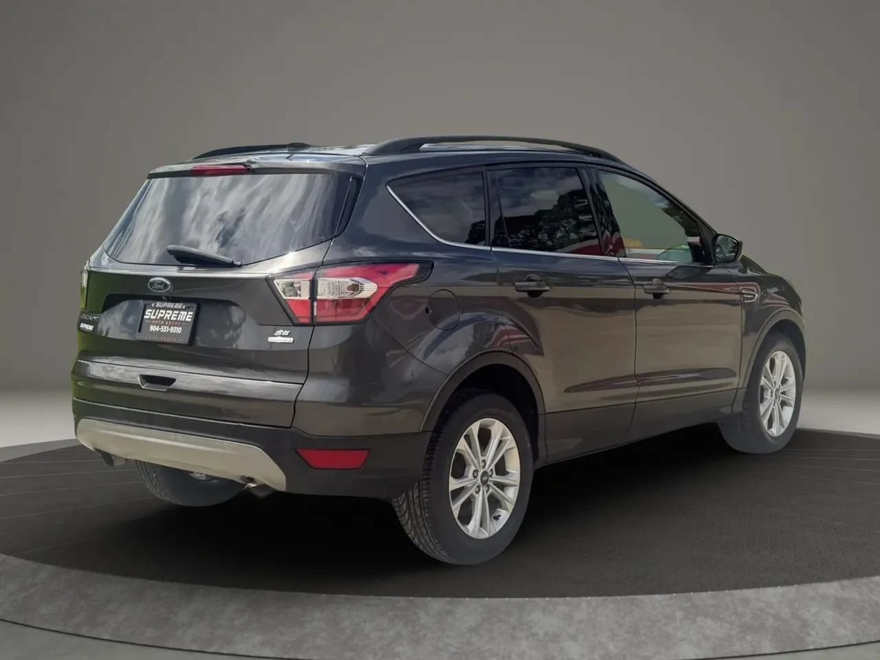 Used 2018 Ford Escape SE FWD image 3