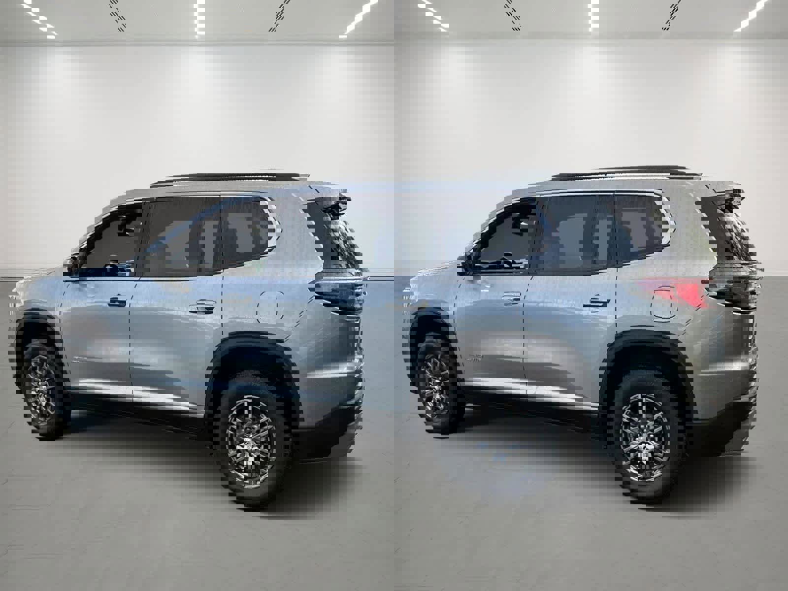 Used 2025 GMC Acadia Elevation image 3