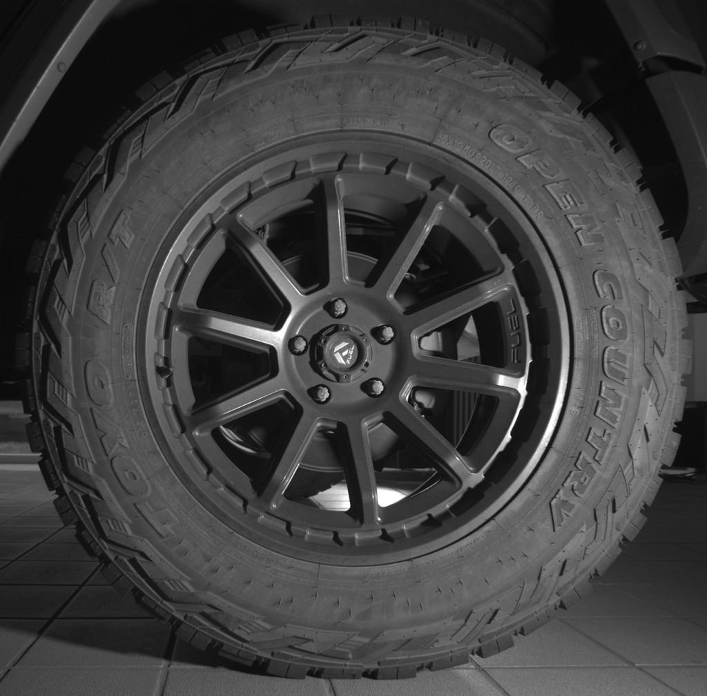 Used 2020 Jeep Wrangler Unlimited Sahara AWD/4WD image 25