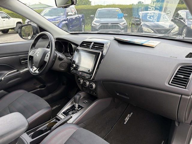 Used 2025 Mitsubishi Outlander Sport AWD image 17
