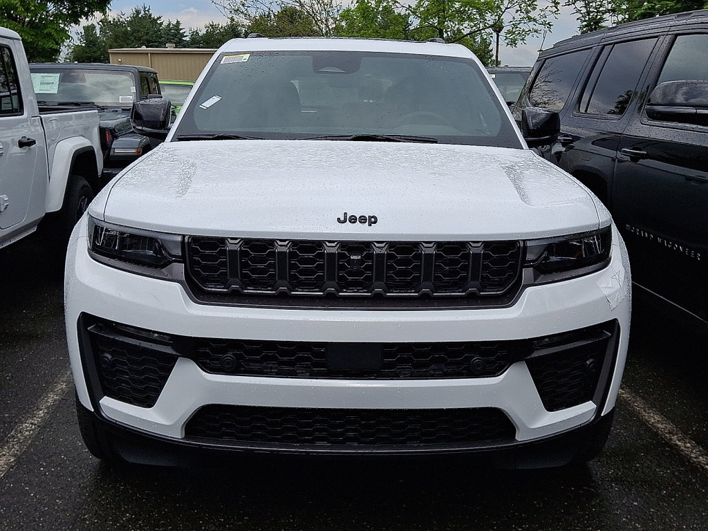 New 2026 Jeep Grand Cherokee L Limited AWD/4WD image 2