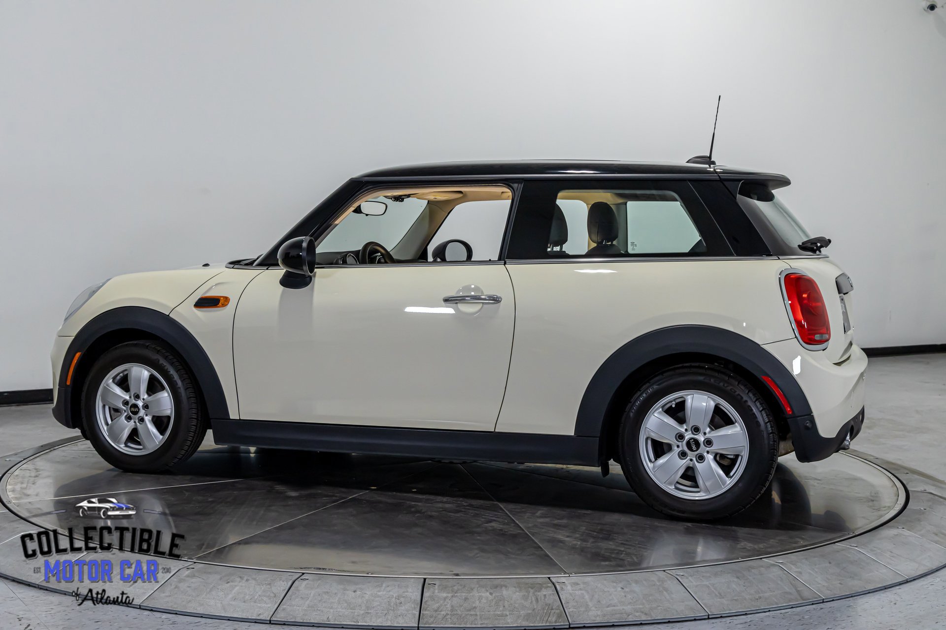 Used 2018 MINI Cooper 2-Door Hardtop image 6