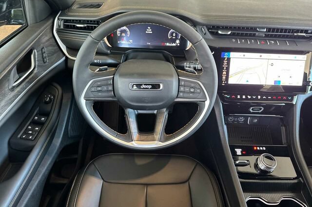 New 2026 Jeep Grand Cherokee L Limited AWD/4WD image 11