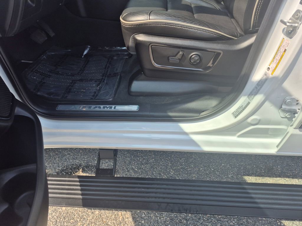 Used 2023 RAM 1500 Limited AWD/4WD image 22
