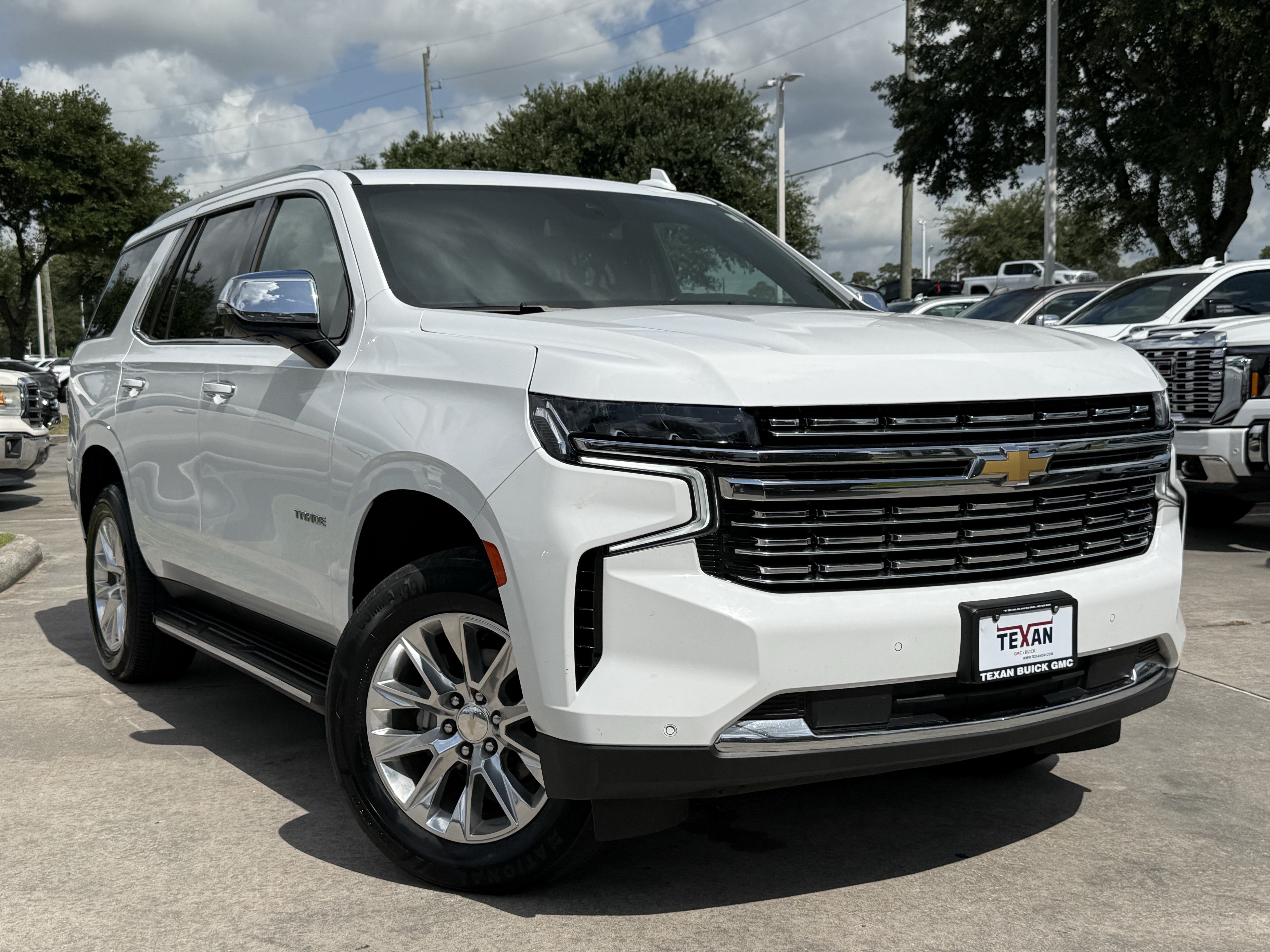 Used 2024 Chevrolet Tahoe Premier RWD image 2