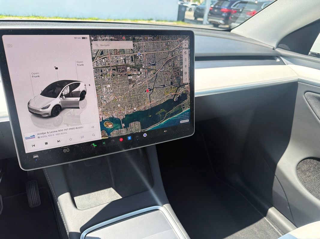 Used 2025 Tesla Model Y Long Range image 22