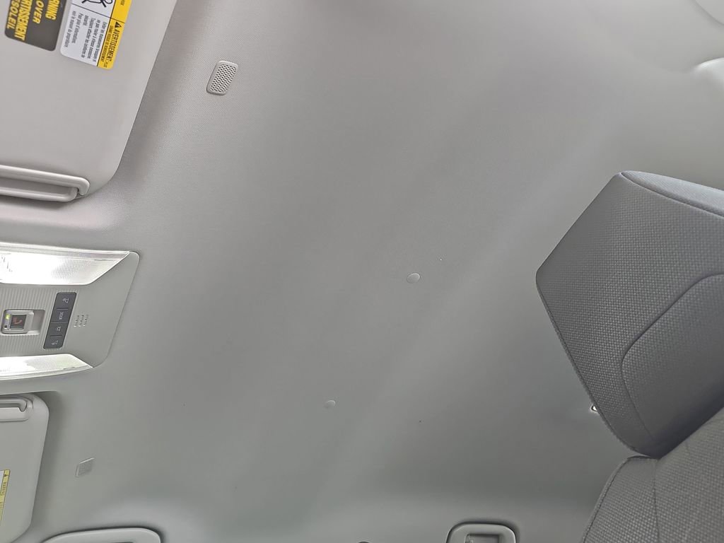 Used 2024 Toyota RAV4 XLE FWD image 29