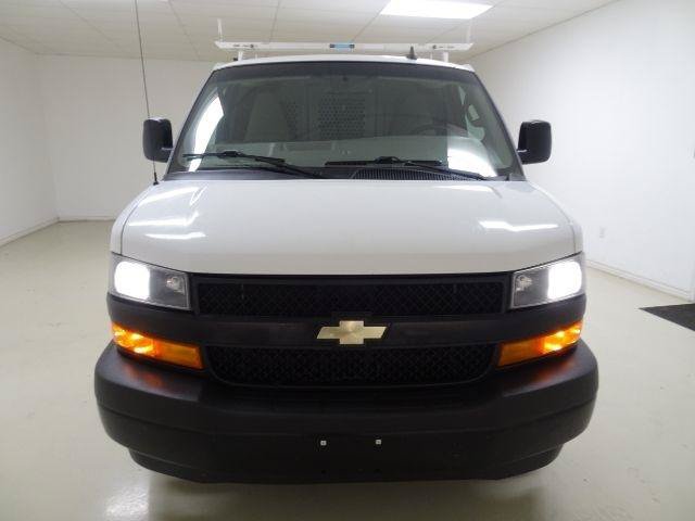 Used 2019 Chevrolet Express 3500 w/ Driver Convenience Package RWD image 2