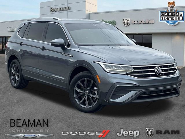 Used 2023 Volkswagen Tiguan SE FWD image 1