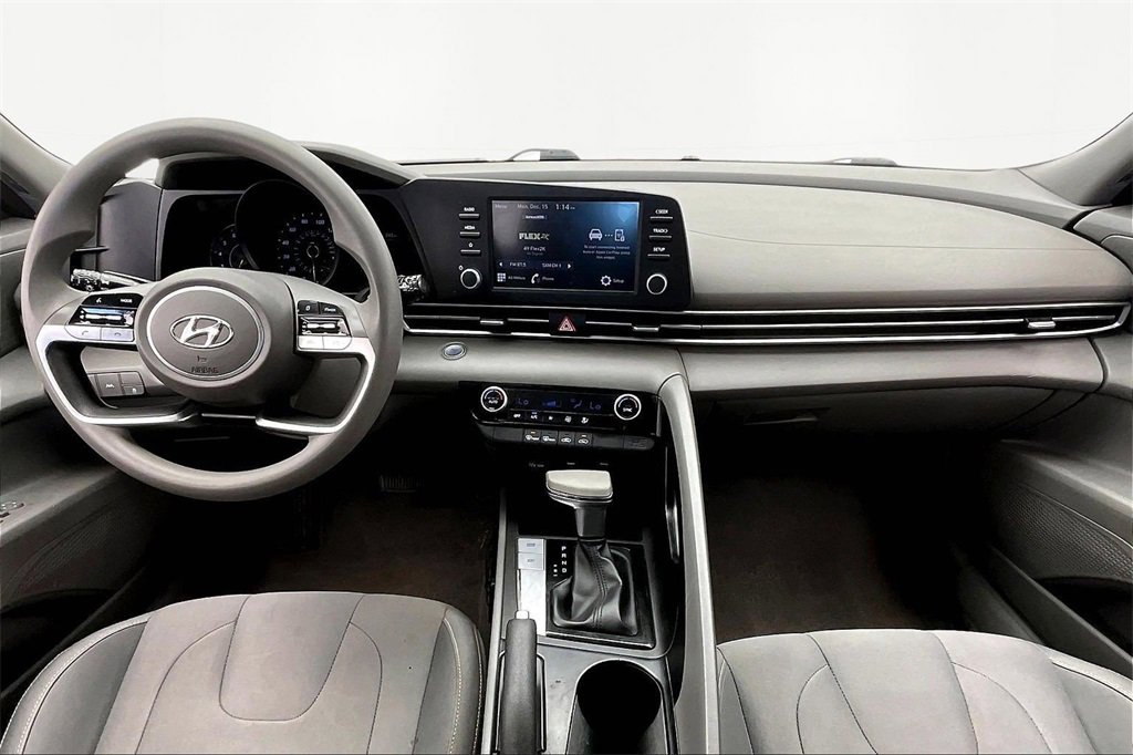 Used 2023 Hyundai Elantra SEL image 16