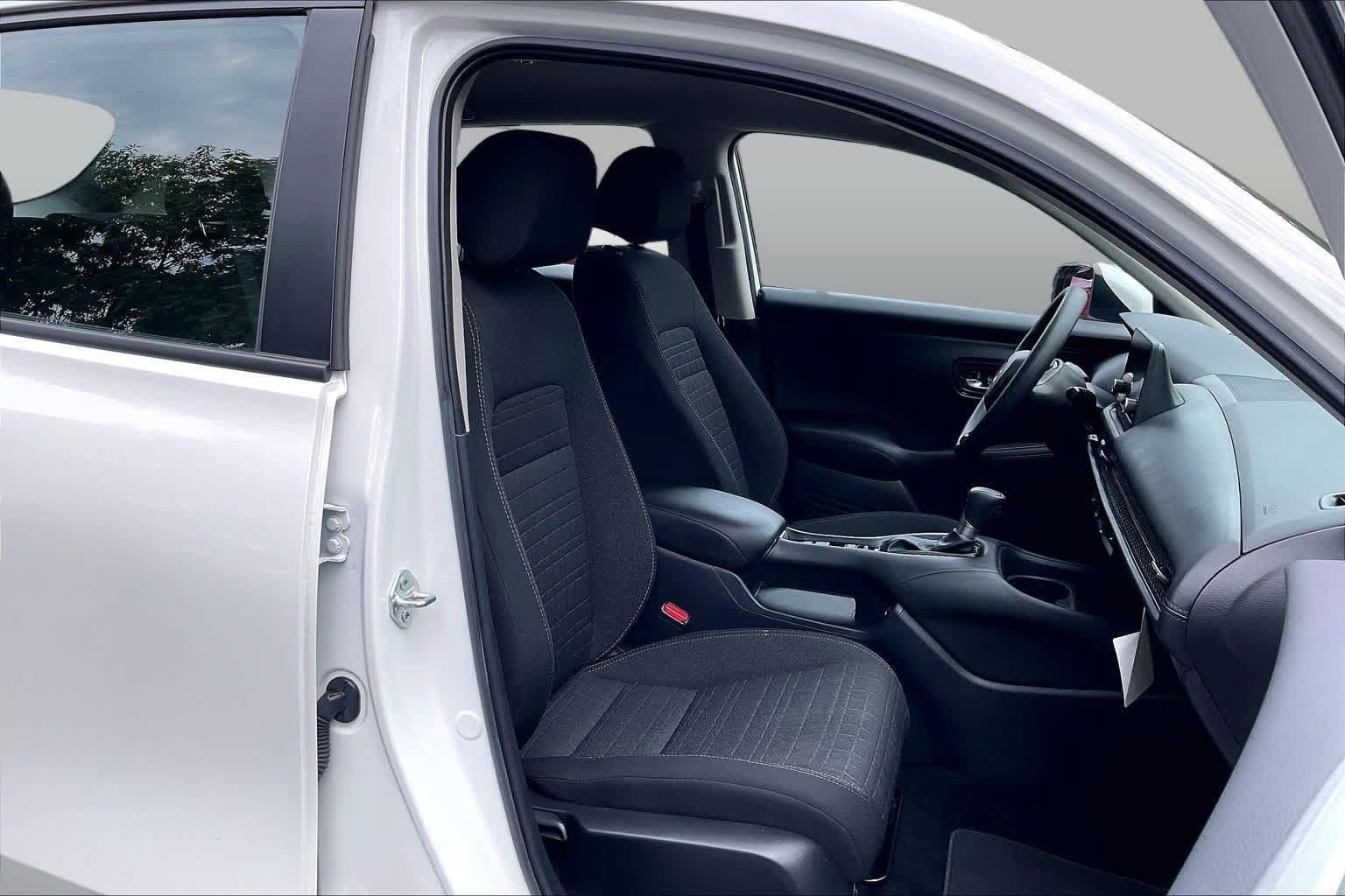 Used 2025 Honda HR-V LX image 8