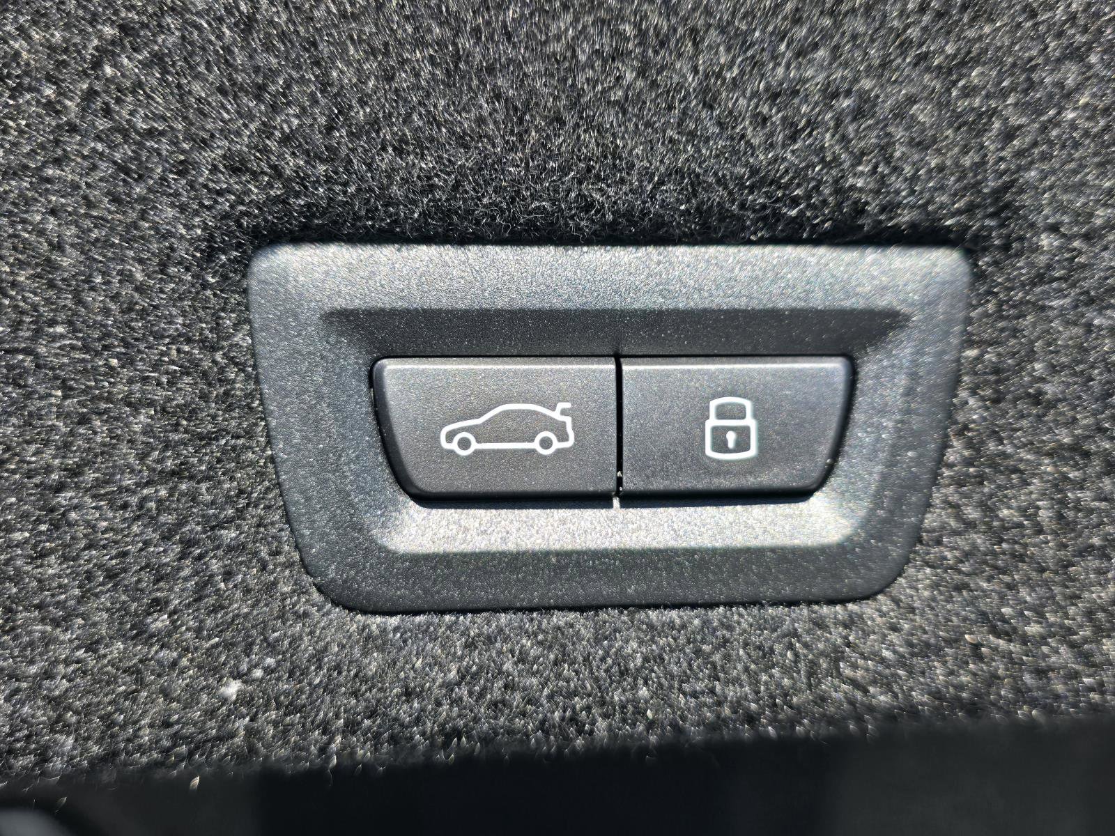 New 2026 BMW 740i w/ Premium Package image 8