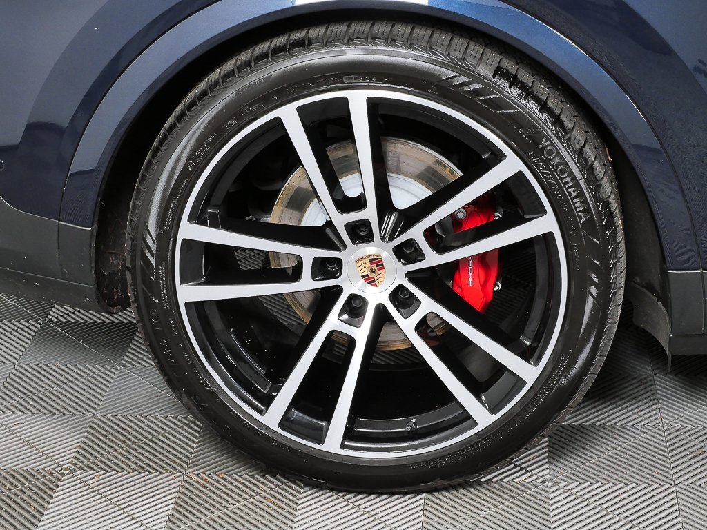 Certified 2025 Porsche Cayenne S image 39
