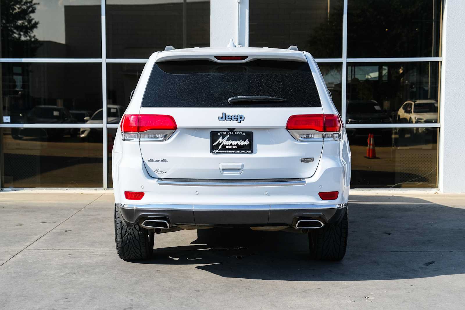 Used 2021 Jeep Grand Cherokee Summit AWD/4WD image 10