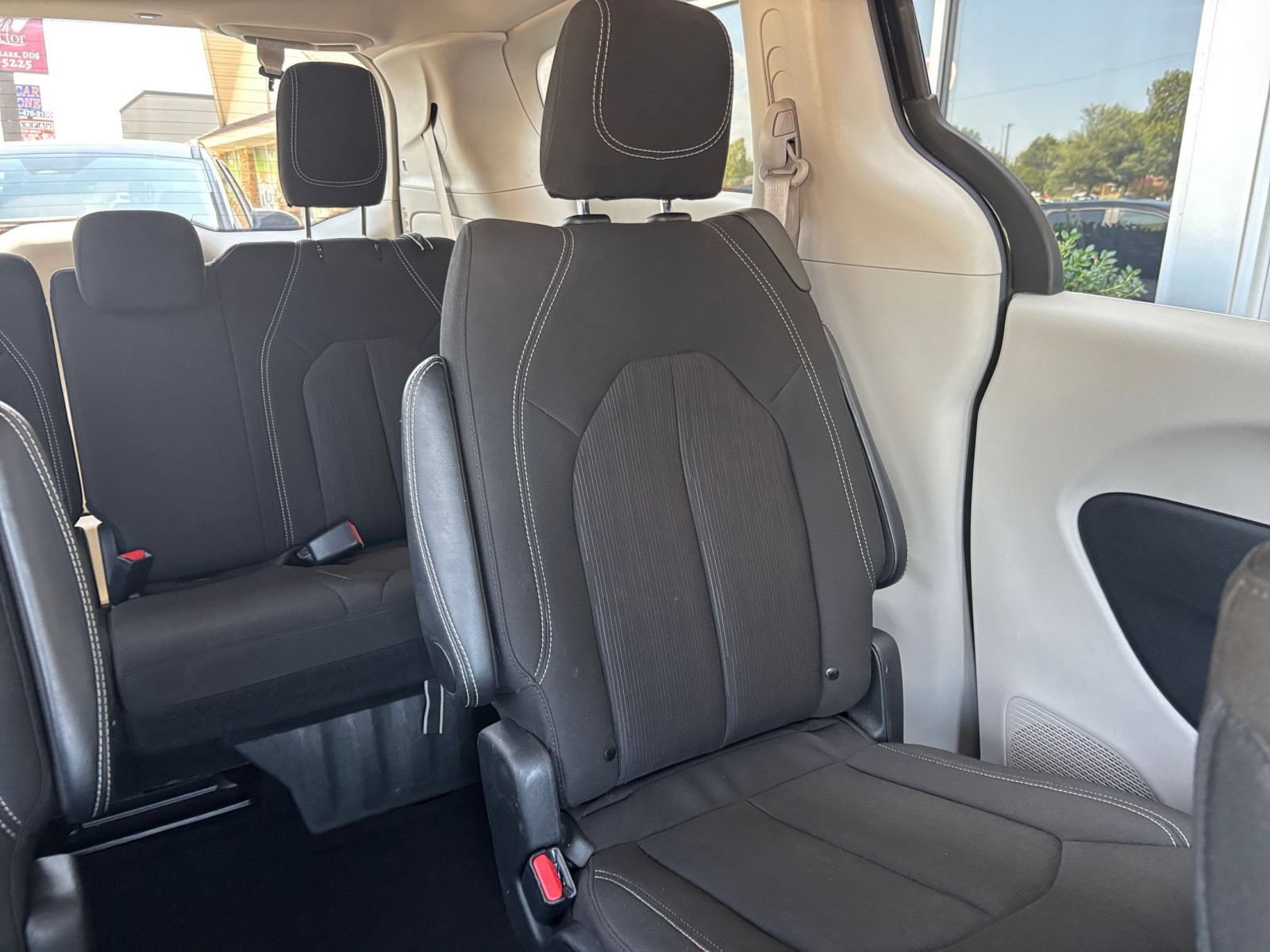 Used 2024 Chrysler Voyager LX FWD image 40