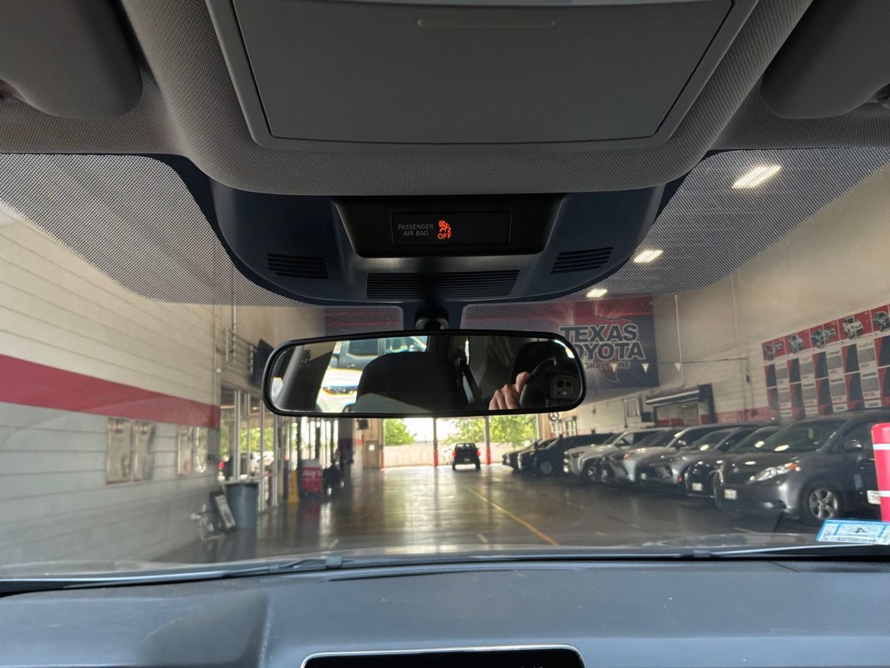 Used 2025 Nissan Rogue SV FWD image 18