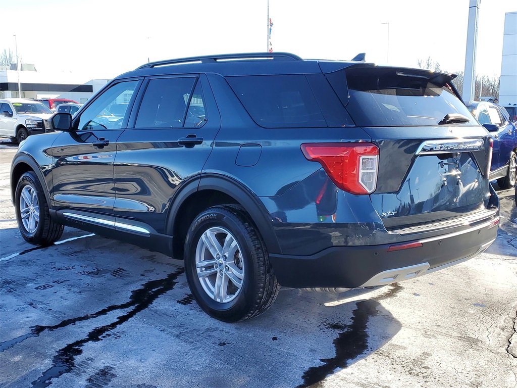 Used 2023 Ford Explorer XLT w/ Equipment Group 202A image 4
