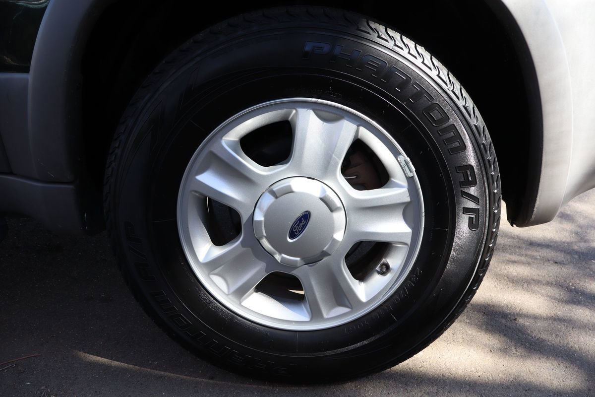 Used 2001 Ford Escape XLT image 40