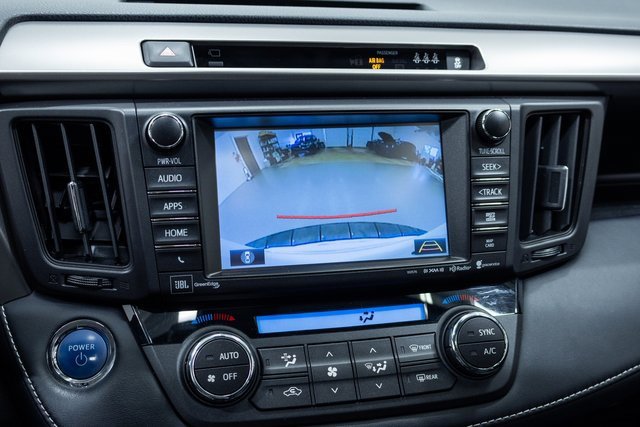 Used 2017 Toyota RAV4 Limited image 17