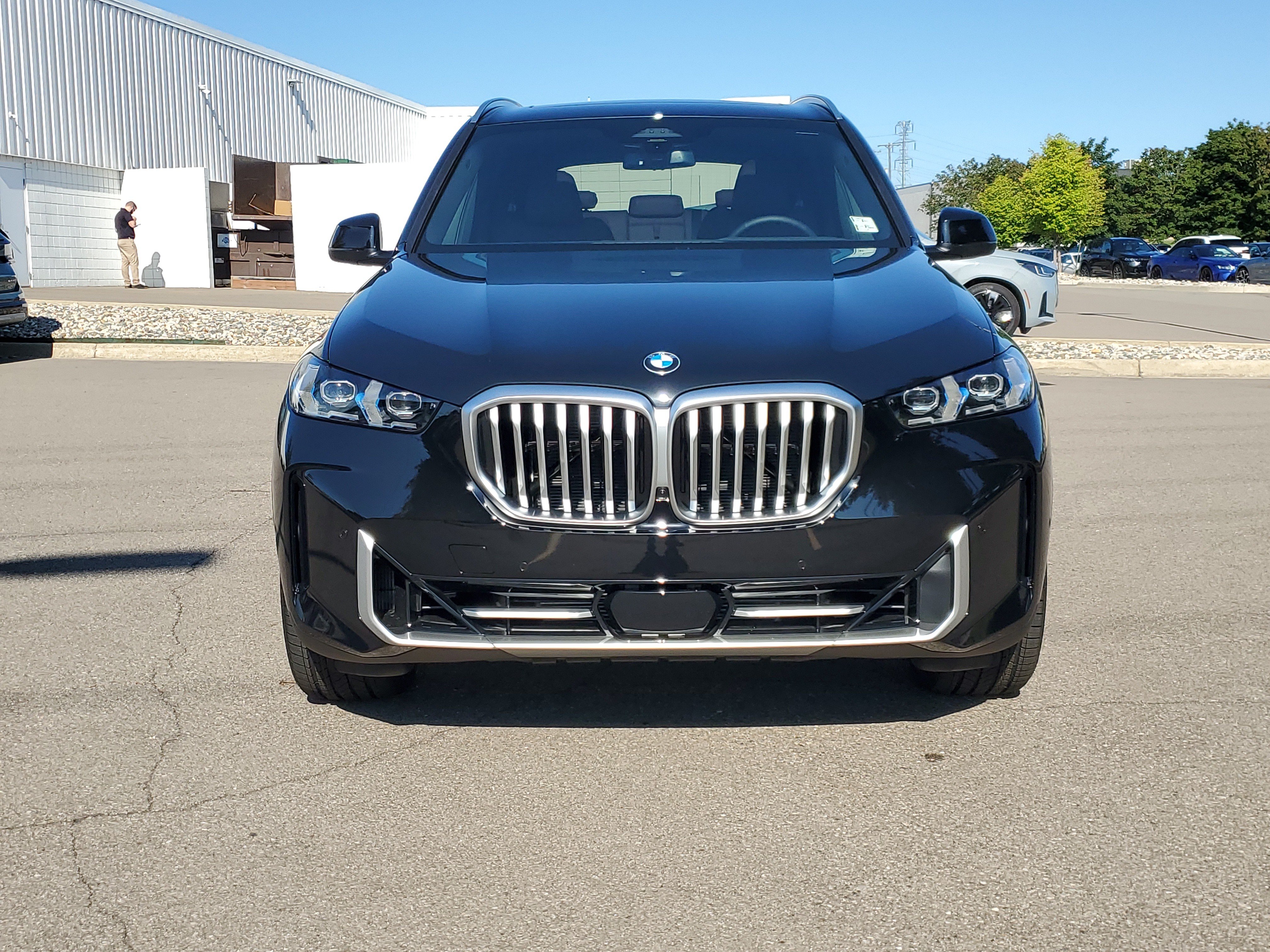 New 2026 BMW X5 xDrive40i w/ Premium Package AWD/4WD image 8