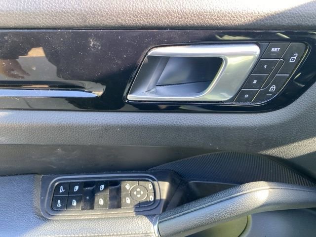 Used 2023 Porsche Cayenne Coupe AWD/4WD image 12