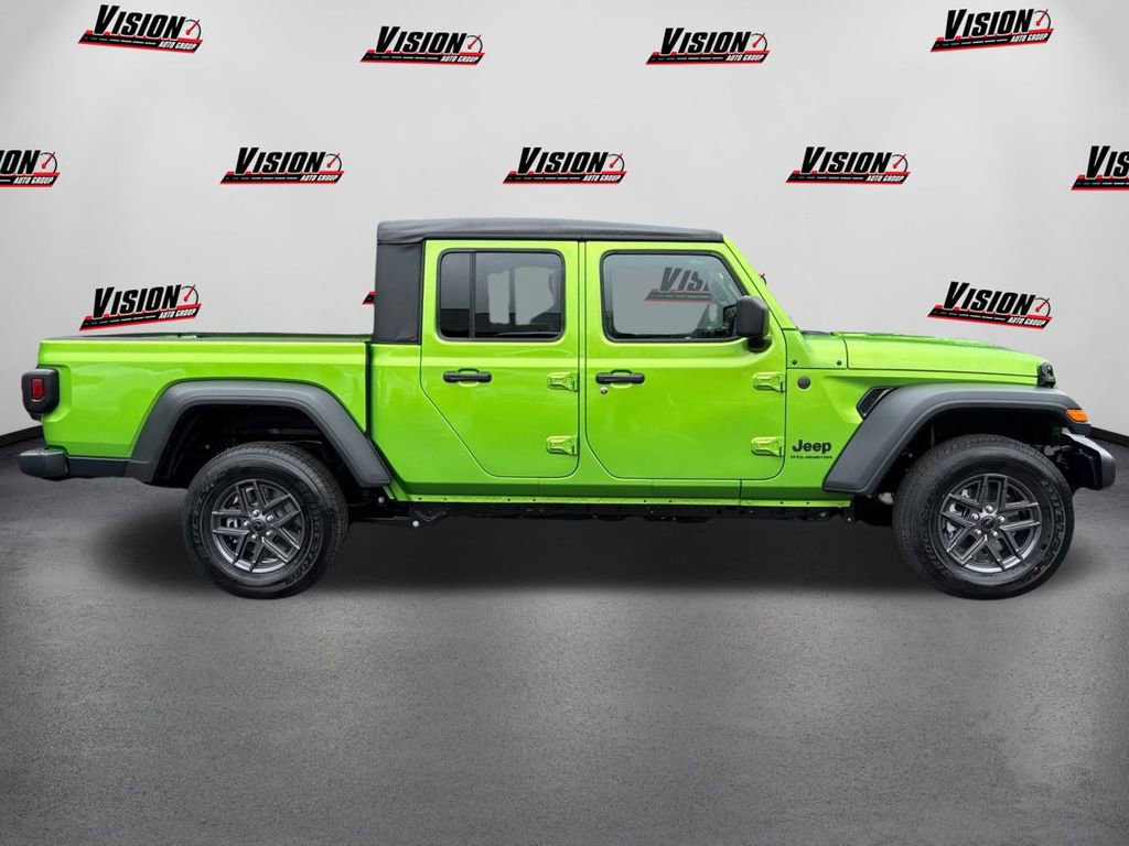 New 2025 Jeep Gladiator Sport image 4