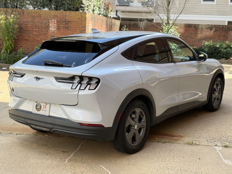 Used 2022 Ford Mustang Mach-E Select image 5