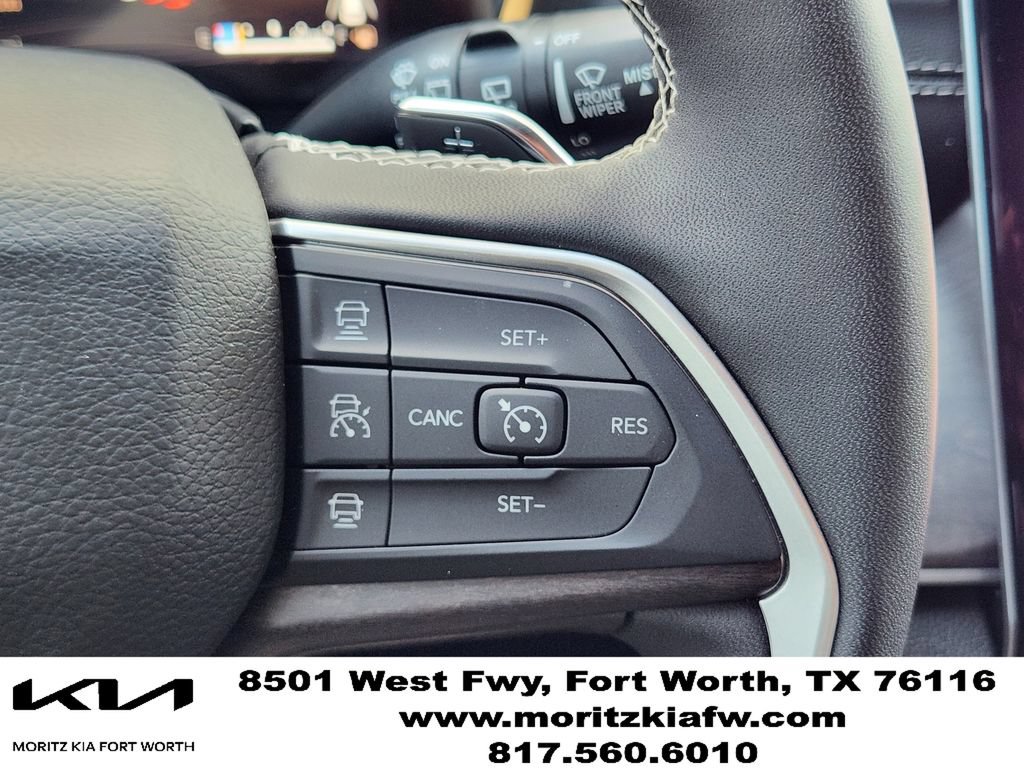 Used 2025 Jeep Grand Cherokee Limited w/ Black Appearance Package AWD/4WD image 27