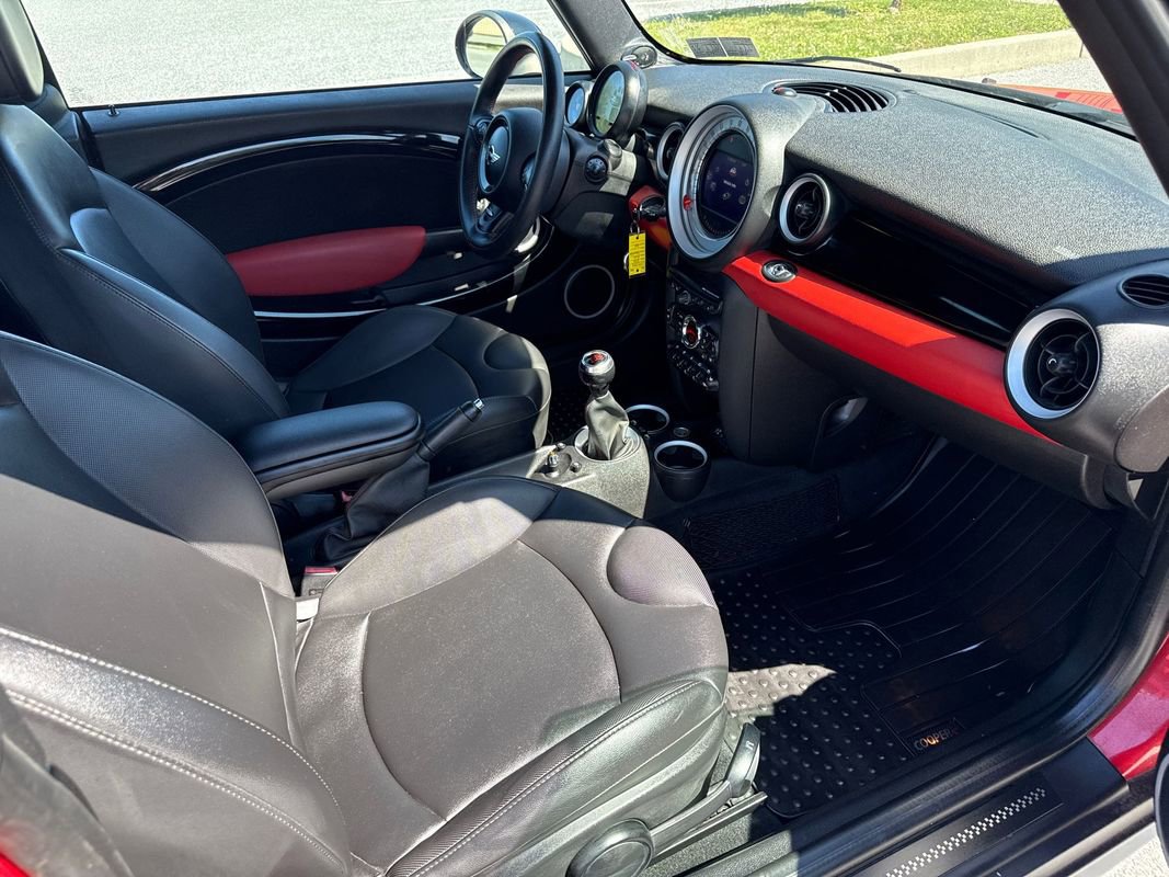 Used 2014 MINI Cooper S FWD image 16