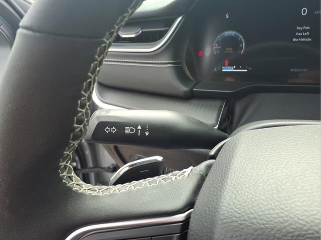 Used 2024 Jeep Grand Cherokee Altitude image 18