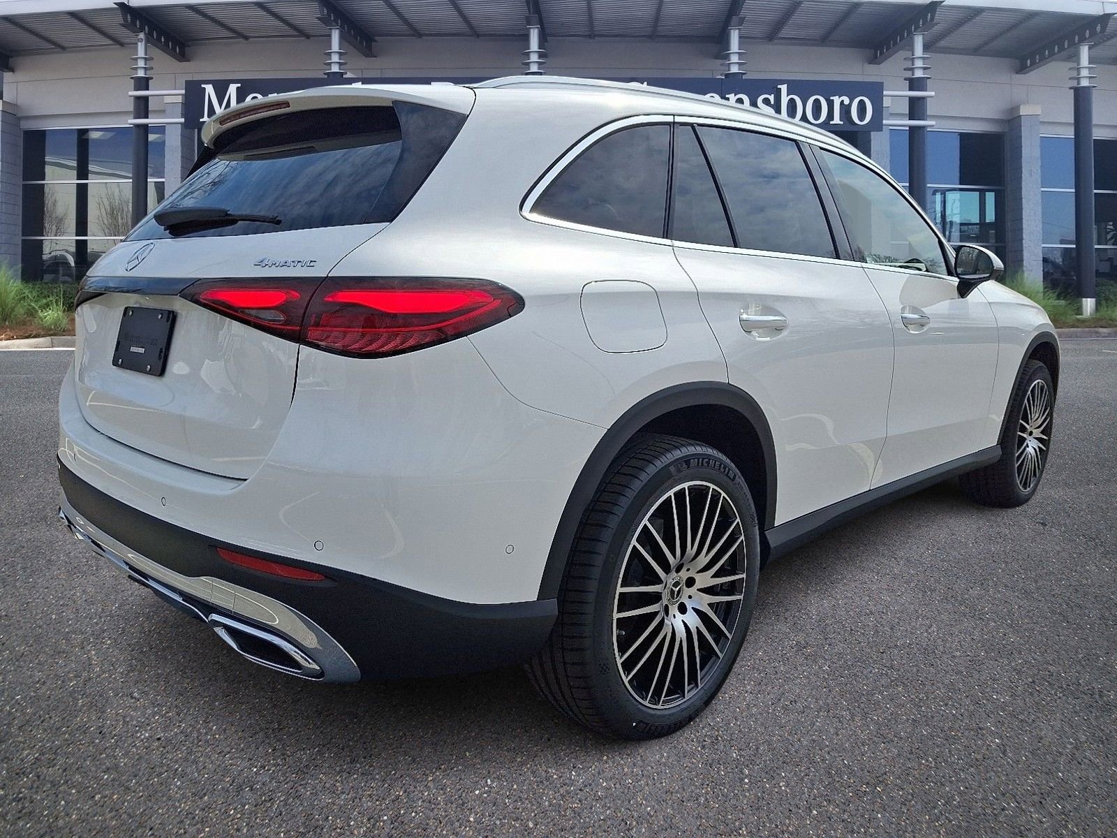 New 2026 Mercedes-Benz GLC 300 4MATIC image 3
