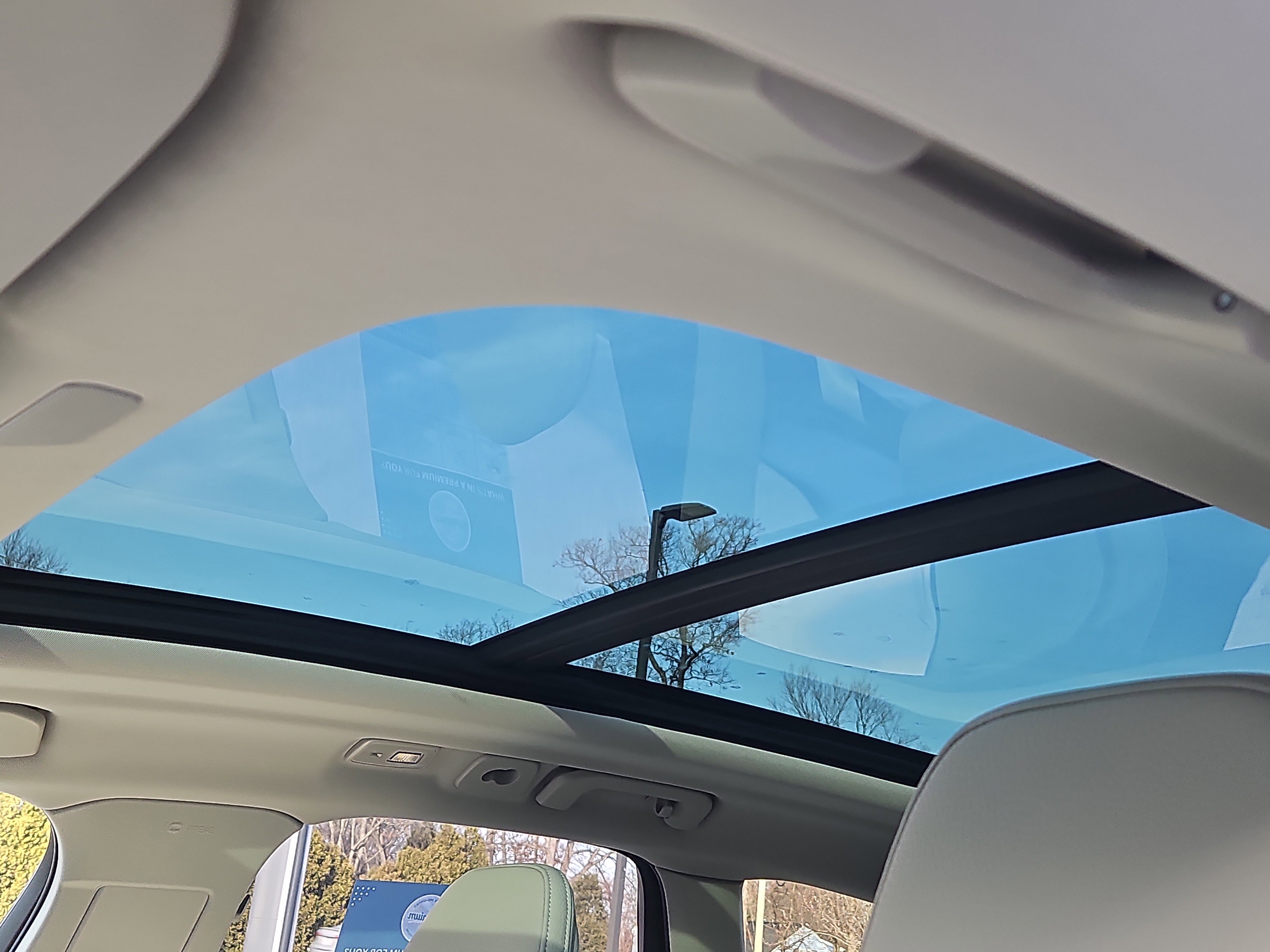 Used 2023 Volvo XC60 B5 Plus w/ Climate Package image 8