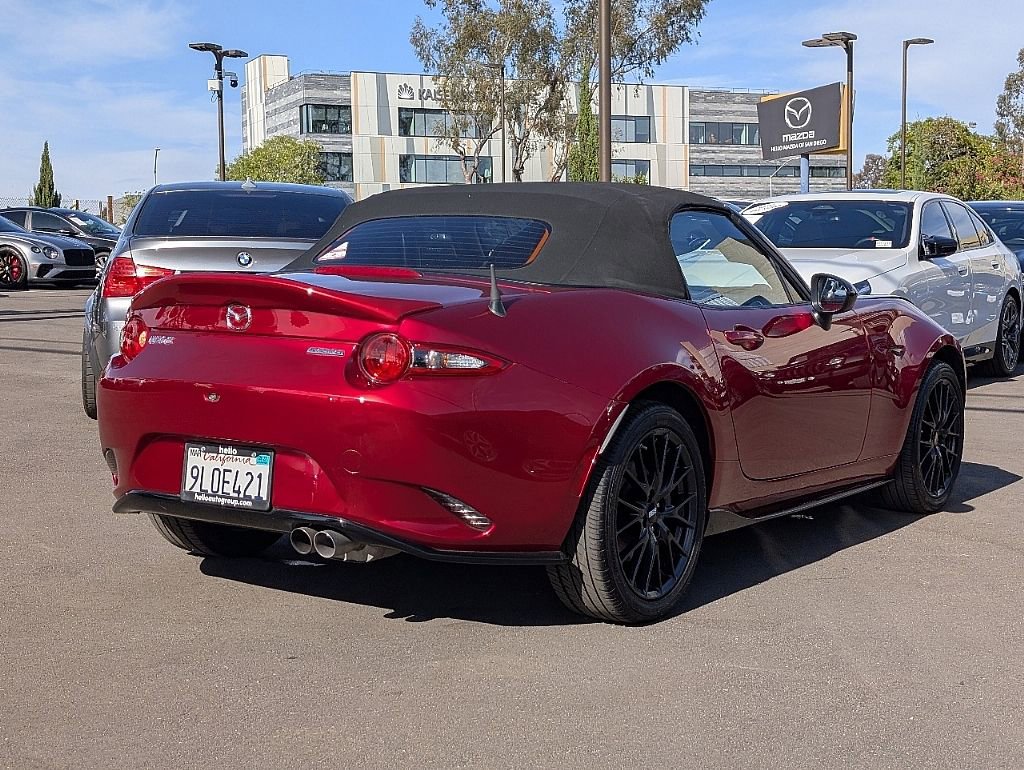 Used 2020 MAZDA MX-5 Miata Club w/ Appearance Package RWD image 12