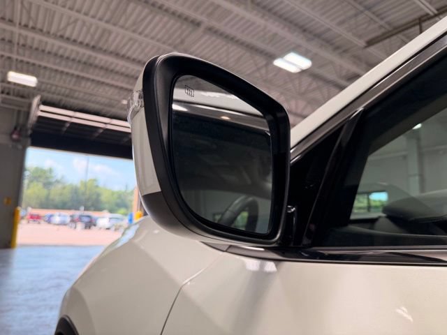 Used 2022 Nissan Murano SV AWD/4WD image 13