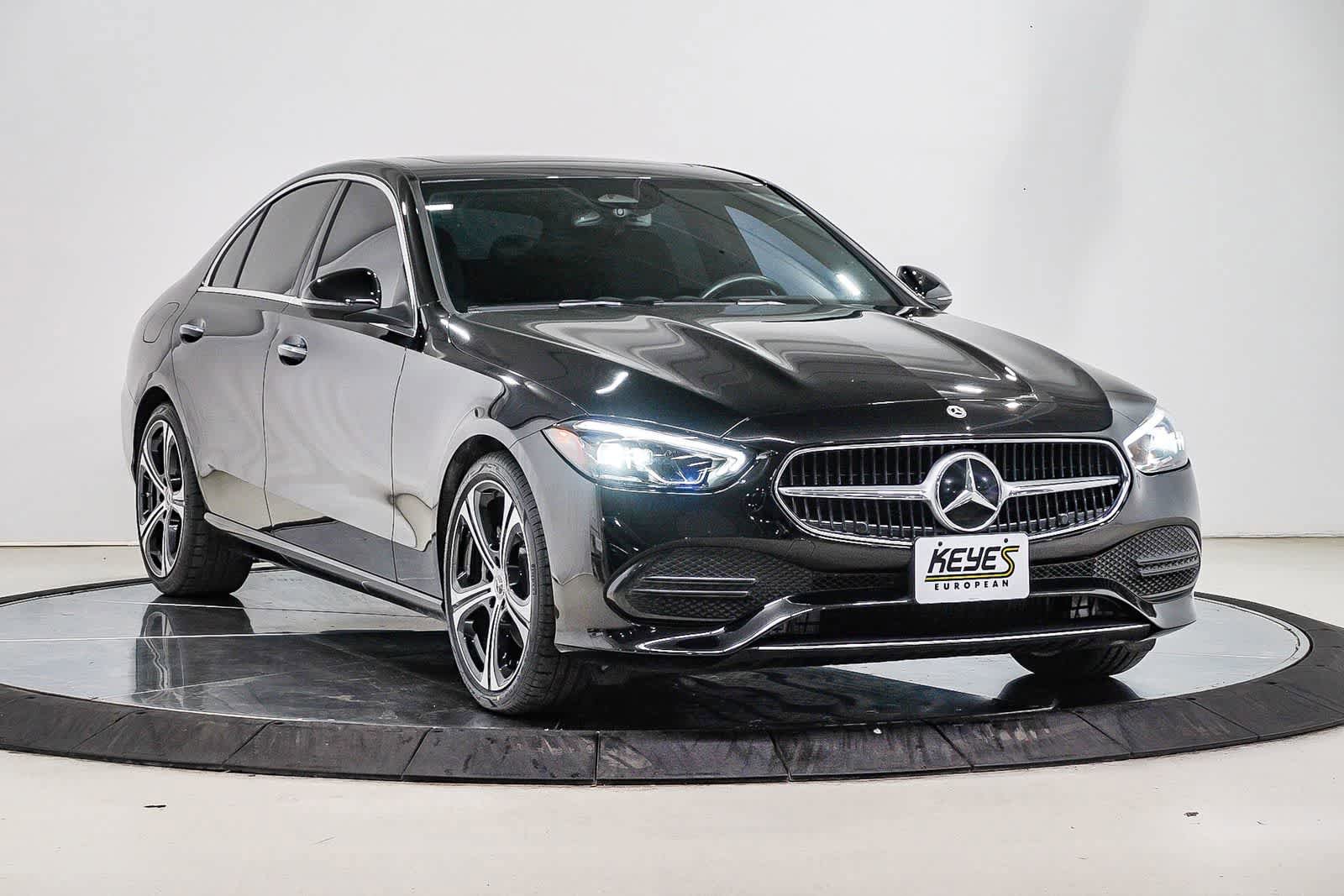 Used 2023 Mercedes-Benz C 300 Sedan image 5