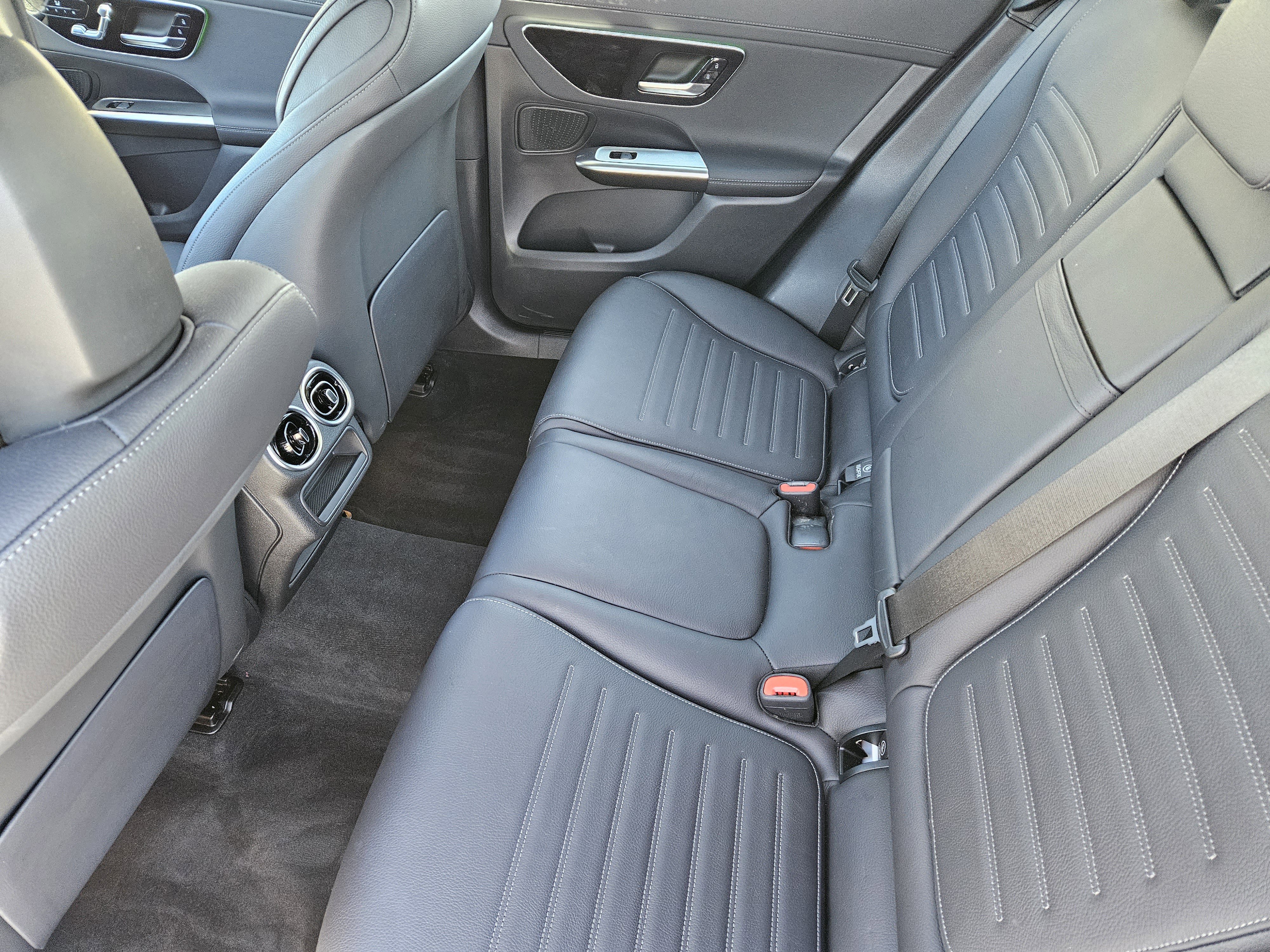 Used 2025 Mercedes-Benz GLC 43 AMG 4MATIC image 30