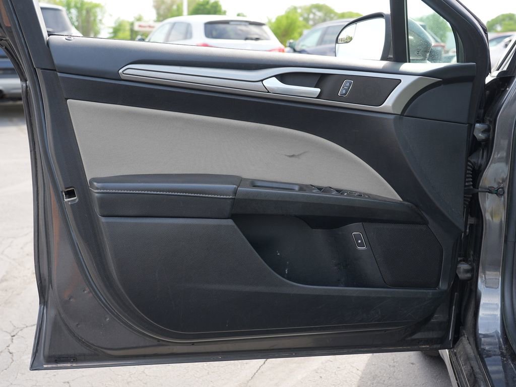 Used 2018 Ford Fusion S FWD image 14