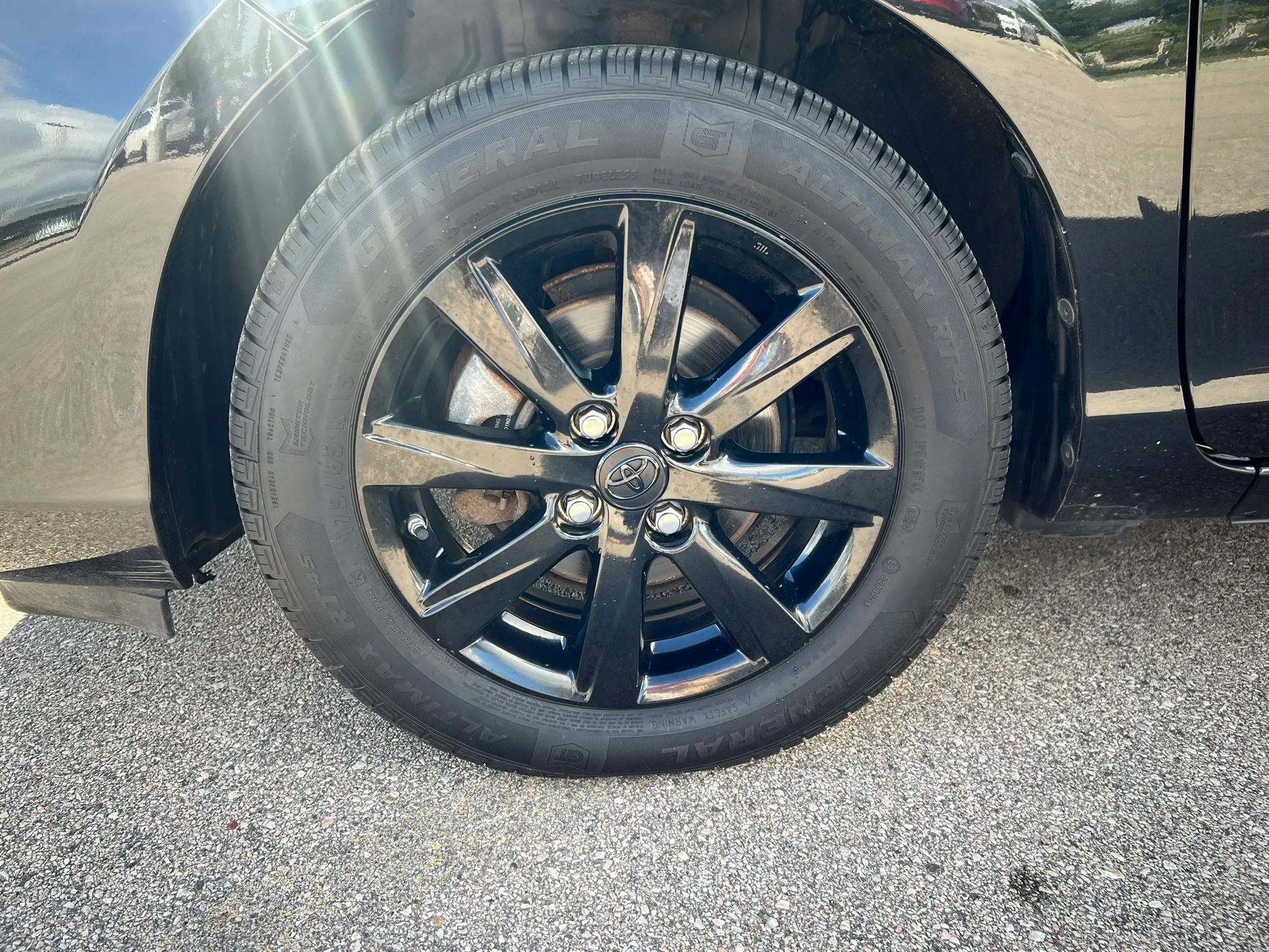 Used 2016 Toyota Prius C Persona Series FWD image 16