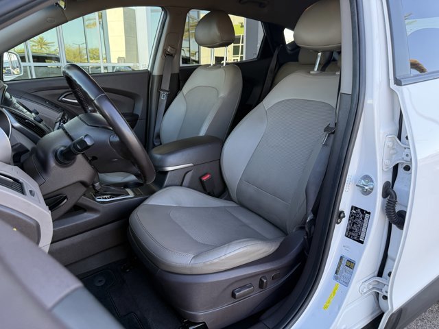 Used 2015 Hyundai Tucson SE image 11