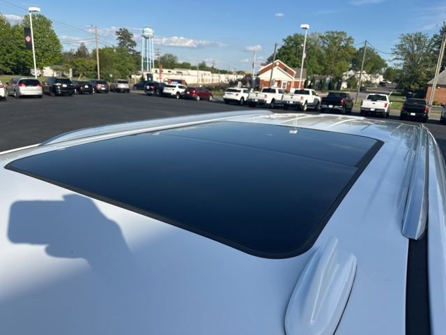 Used 2023 GMC Yukon SLT AWD/4WD image 10