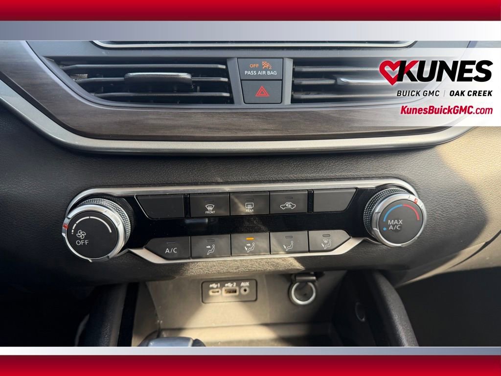 Used 2024 Nissan Altima 2.5 SV image 17