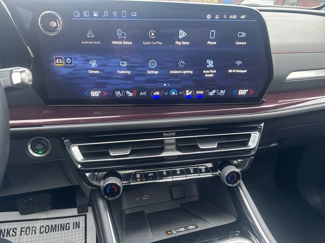 Used 2025 Chevrolet Traverse RS image 20