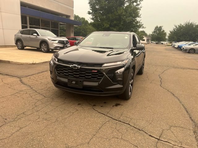 Used 2024 Chevrolet Trax RS w/ Driver Confidence Package FWD image 29